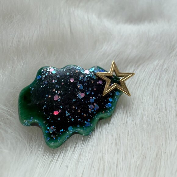 Handmade Ceramic Christmas Tree Brooch Pin - Picture 3 of 5